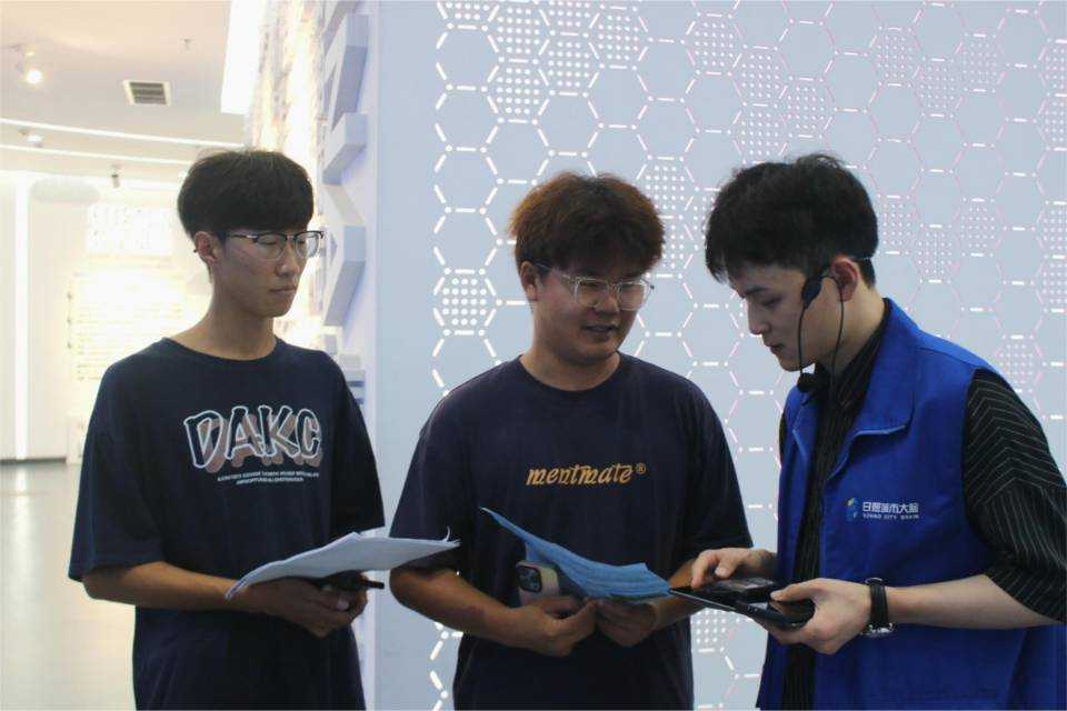 �G��ӿ�����{���������ں��L�\�D