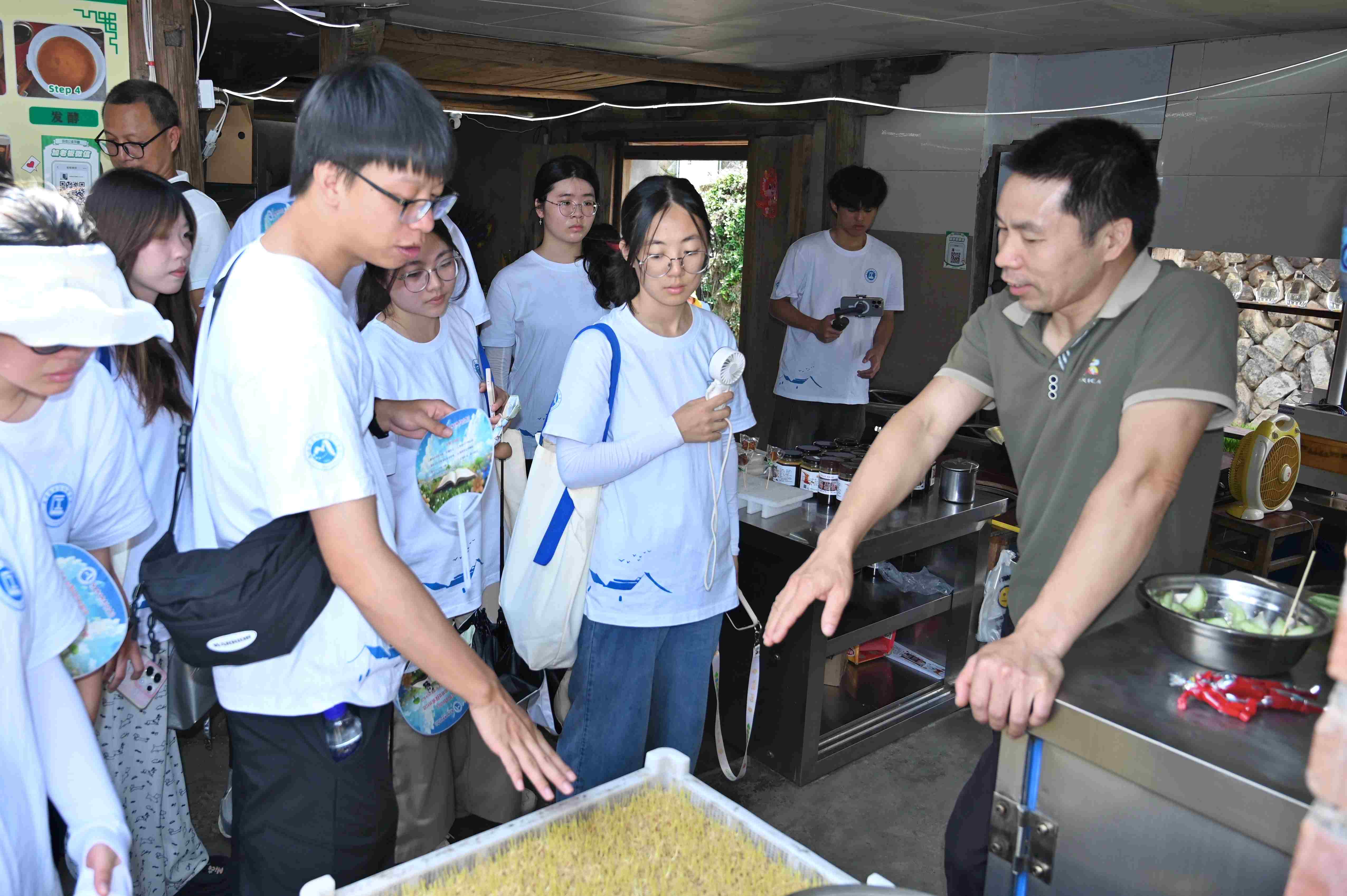 ��ζ����ˇ��������z��������(sh��)--�}�l(w��i)Ժ���t(y��)������(m��ng)�d�l(xi��ng)�(du��)����������Ϫ�_(k��i)չ���������l(xi��ng)���(hu��)��(sh��)�`��