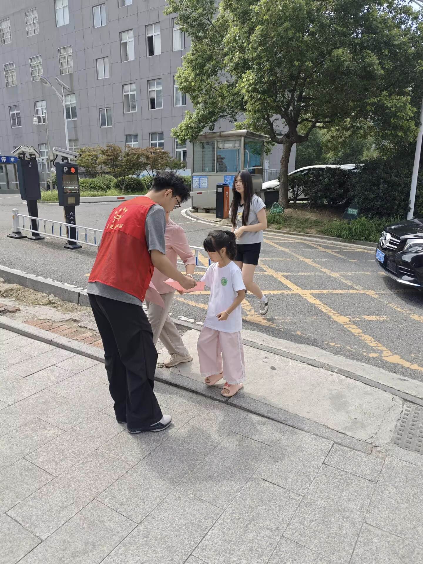 ���݌WԺ�Ԅӻ����I�W���_չ����ˮ���� ���o���ڰ�ȫ����