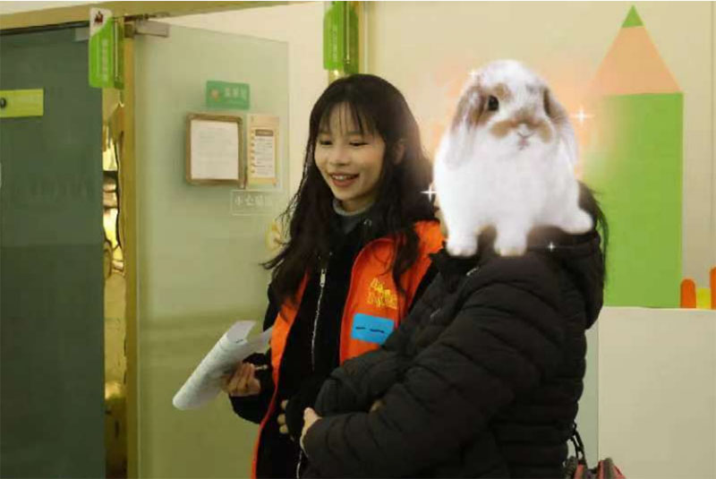 �Թ��������£���ɫ���L���`��СΛρ�Є�־Ը�߈F��_չ����ª��Y��ͯ���L�Đ�����̻��