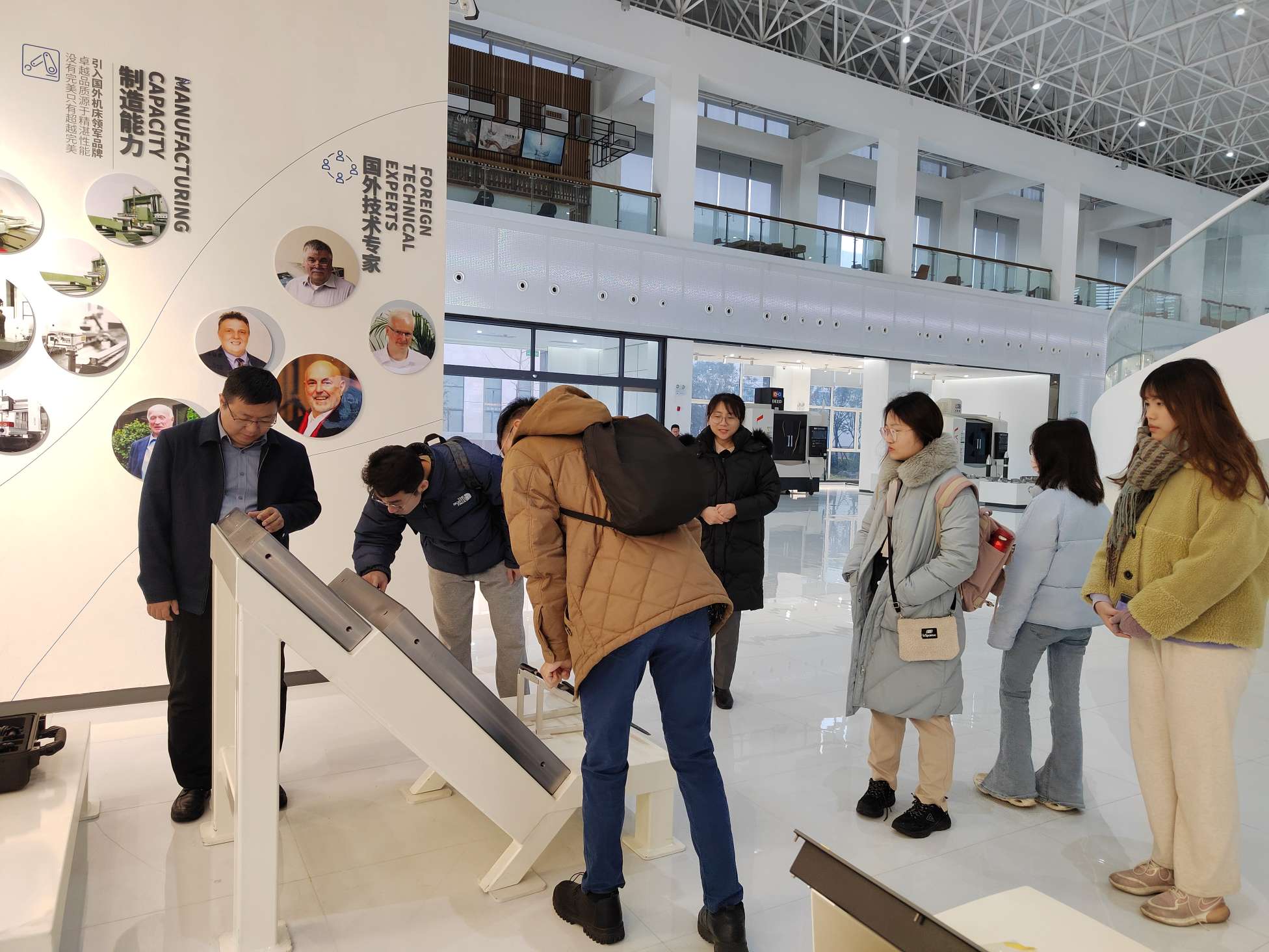 �ć��H��I�������������w���ݾC�ϰlչ�Ĵ��ǻ�