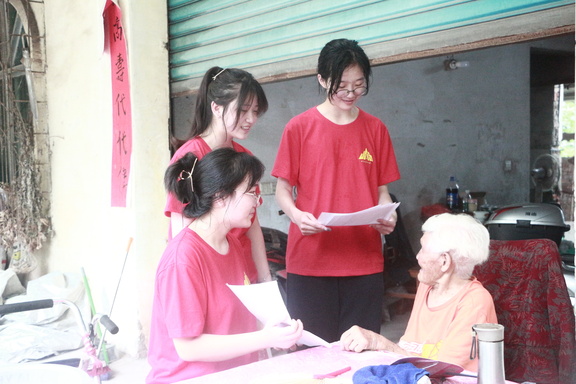 ����r����񽡿����R���νY�˵��A���c����