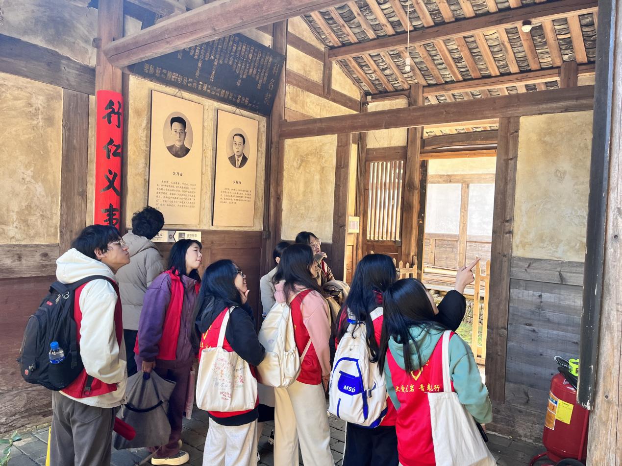 �۽������ںϣ�̽�ܸ��xС�