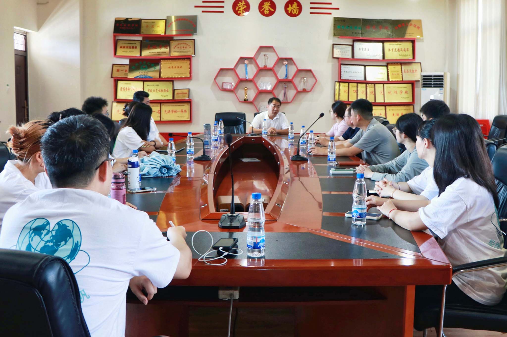 �A�Ў�����W(xu��)�ǭh(hu��n)�W(xu��)Ժ�I(l��ng)��(d��o)����ο����(j��ng)����(sh��)�`�(du��)