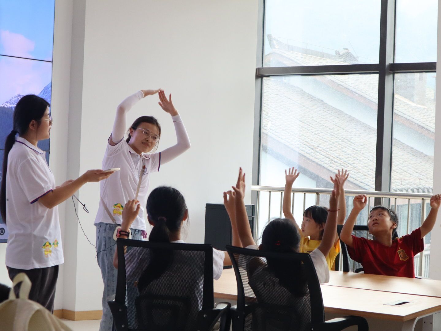 �QԺ�W�ӣ��^���v���P�ഺ֮�����l�����d�������A��