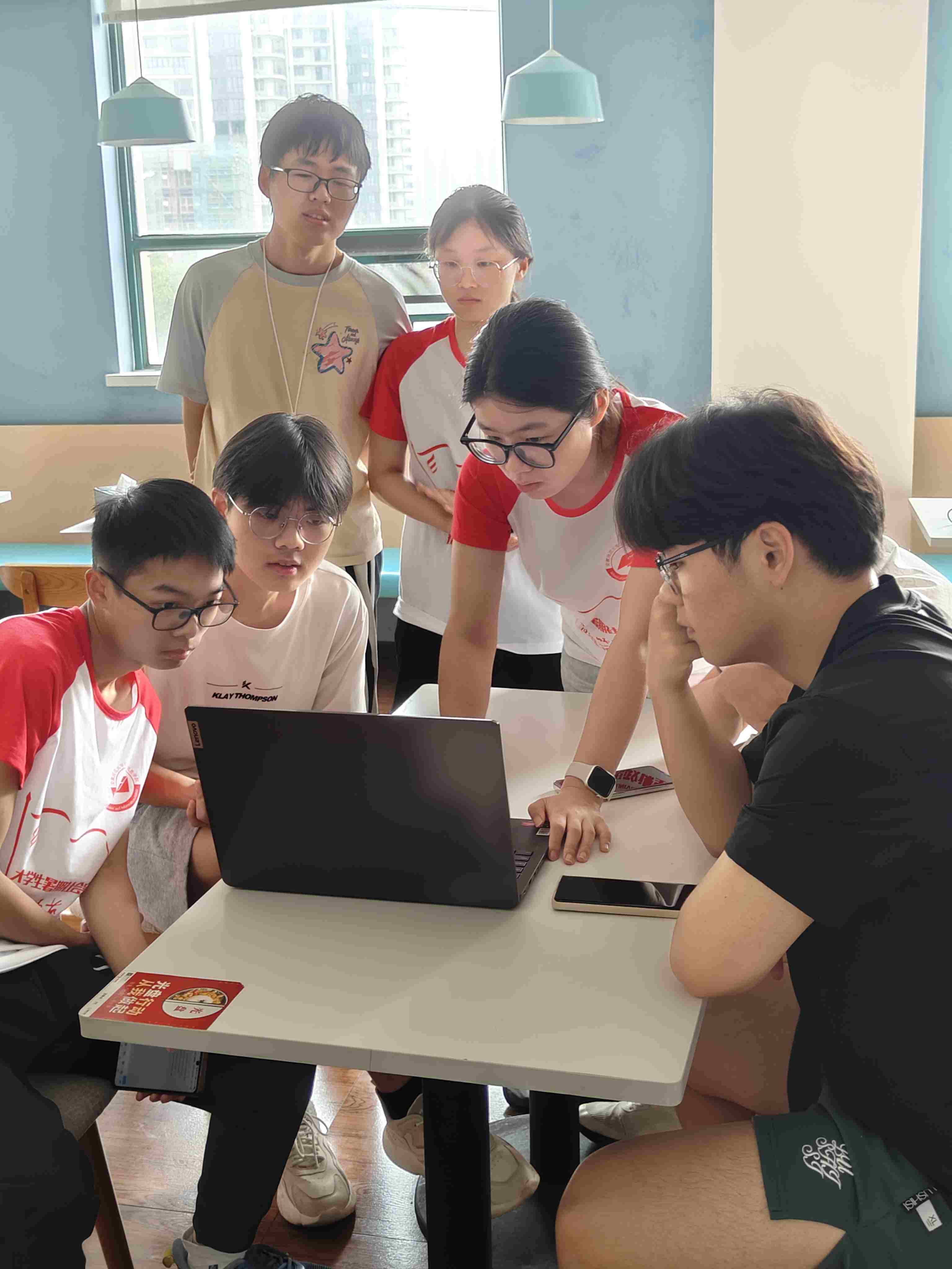 �����Ļ������˲ňF(tu��n)�(du��)���x���������a(ch��n)���l(f��)չ