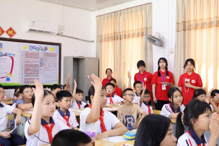 �l����R ����������