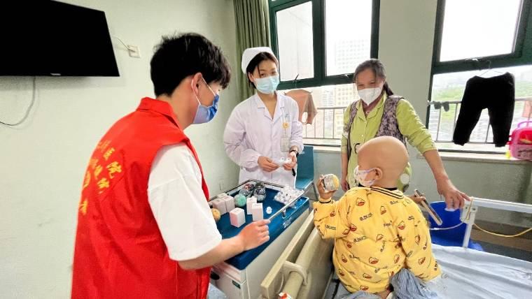 �c�ۡ�ͯ���У��ӡ��������L������h������W��Դ�2205�F֧������h�Ѓ�ͯ�tԺ�_չ־Ը����