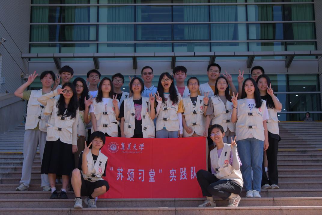 ���蔵��ͯ�İ����K�����ˮ��Ϫ