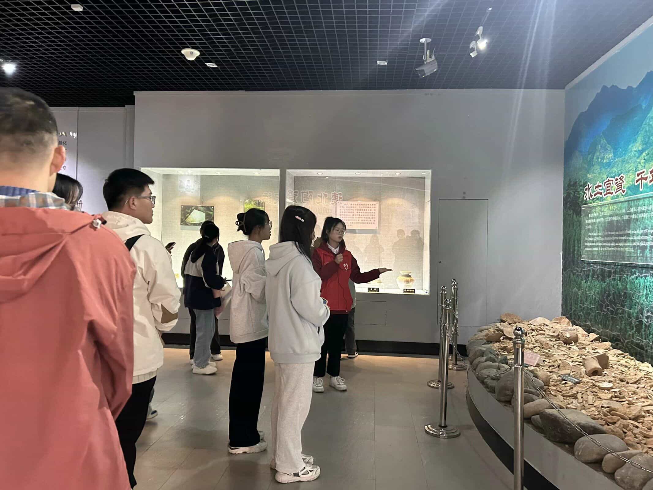 �»��մɲ����^��̽�����A������y�Ļ��Ĺ匚