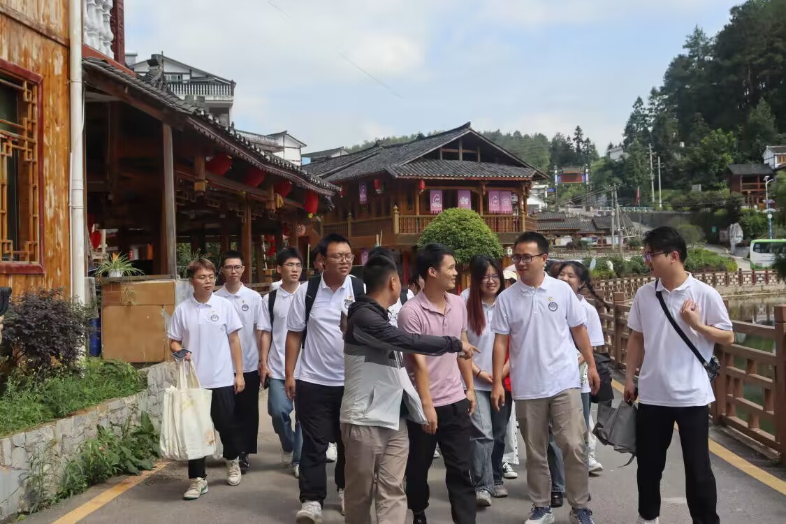 ���������Ļ����w������l(f��)չ �����ϲ���W(xu��)�F(tu��n)ί���������_չ���(hu��)��(sh��)�`