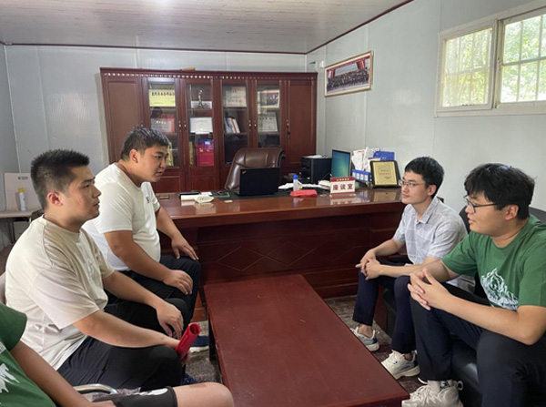 ���������ݡ����`�F�{�ж��ջ�����ľʾ������