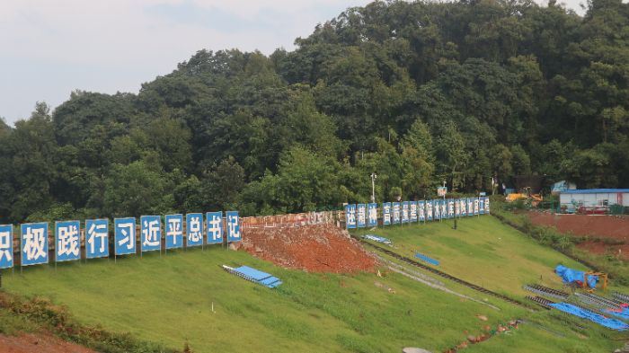 �ഺ�����l���ˮ���Ҋ�ഺ���ǡ�����������ˮ�d�r��ʹ�� �����Ӻ��W�������ˮ�м~һ��̽��ˮ�������ĸ���߉݋