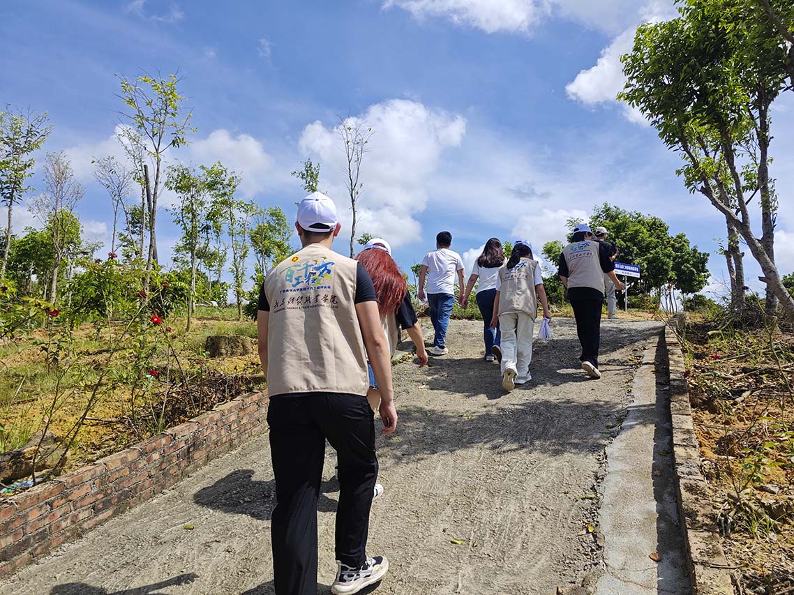 ��ǧ�f����|�V�|ؔ(c��i)�Q(m��o)�I(y��)�W(xu��)Ժ����С�L�(du��)��3���ഺ����(m��ng)��÷�l(xi��ng)���O(sh��)Ӌ(j��)�ͷ��Ƹ���