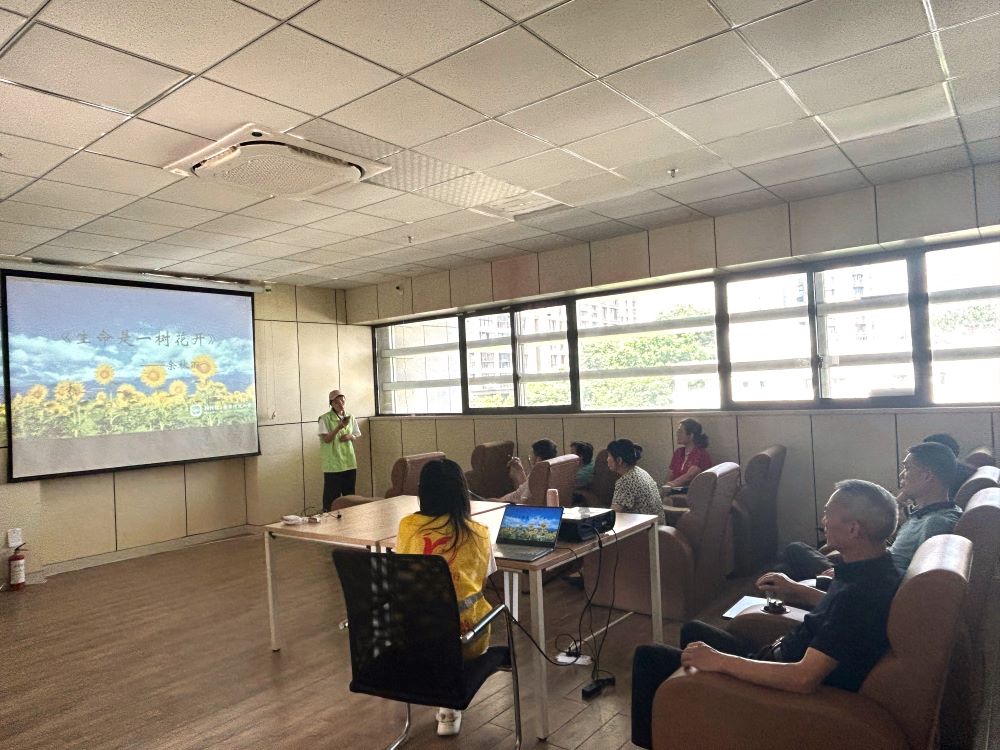 ����ͬ�� ������Ȼ�����Ͼ�������W(xu��)�P(gu��n)���������(w��)�(du��)�_չ���������x�������}���(d��ng)