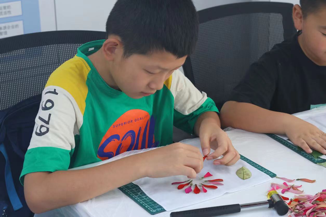 �߼Ҏ���^�_չ�����ļ��A�ġ�ʢ�����ǹ⡱����I֮ͯȤ�^���������z��ͯ��