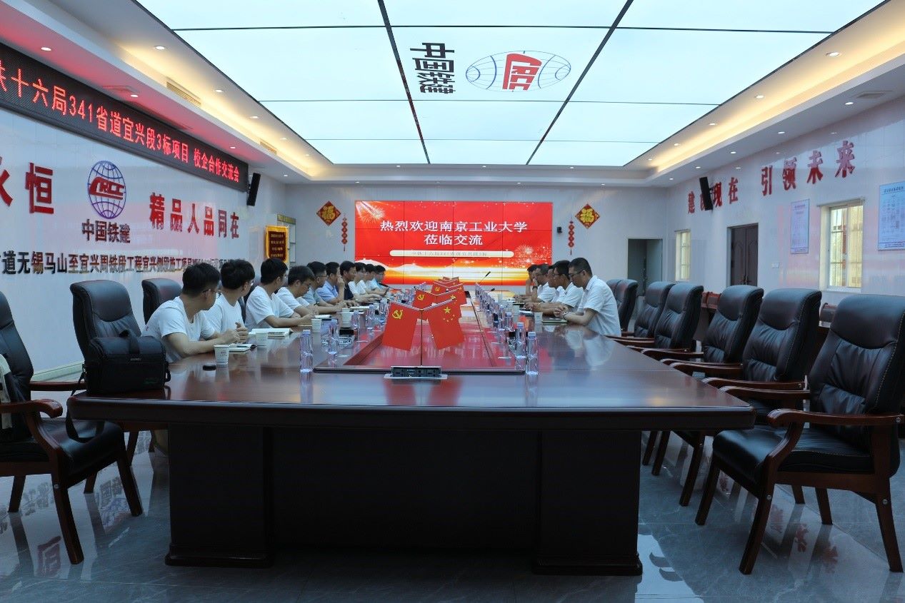 �Ͼ����I��W����������ʿ���`���ՈF���Ƅ����ܾGɫ���죬���MУ�����