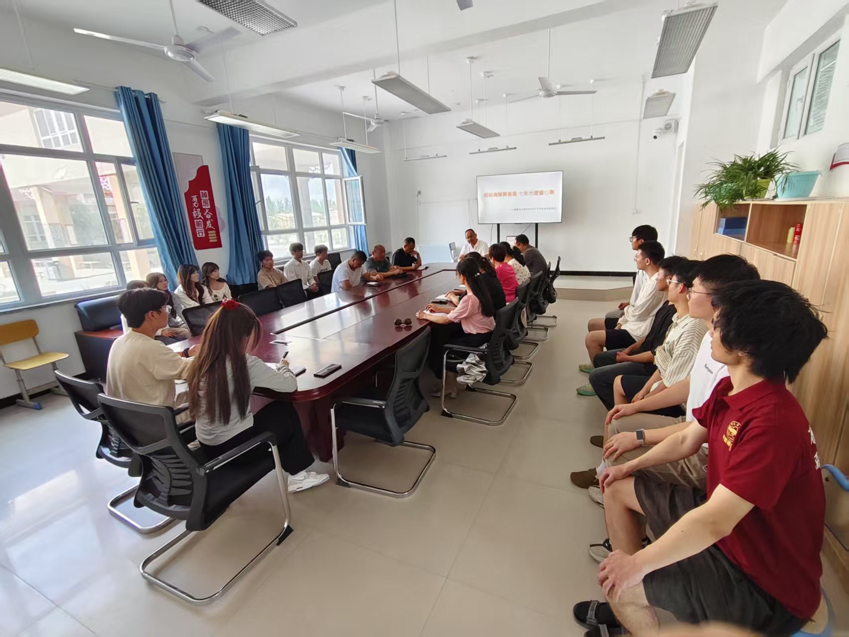 ����������T�ഺ�ܡ��߲ʹ�ůͯ�ĳ������`�F����һ��ʮ���F�ڶ��ЌW��Ԓ���`����