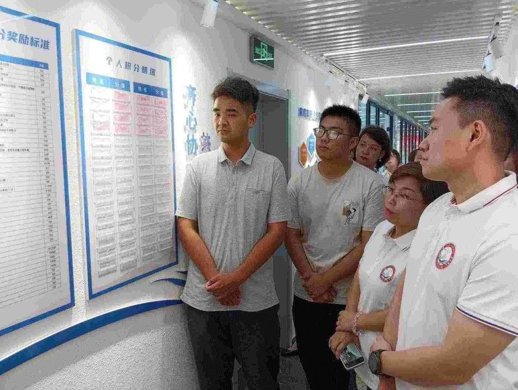 ������������֮�䣬��P�r���ڄӾ���