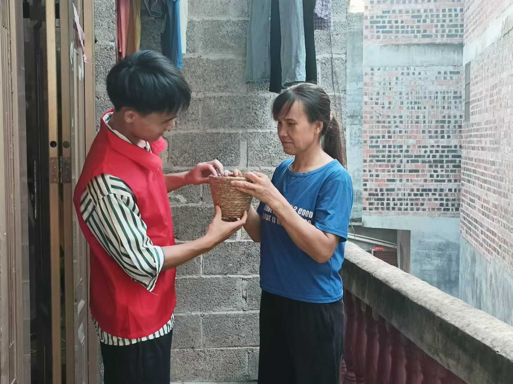 �V��������W���������`��̽���vʷ�z��c�F���lչ�ĺ��C����