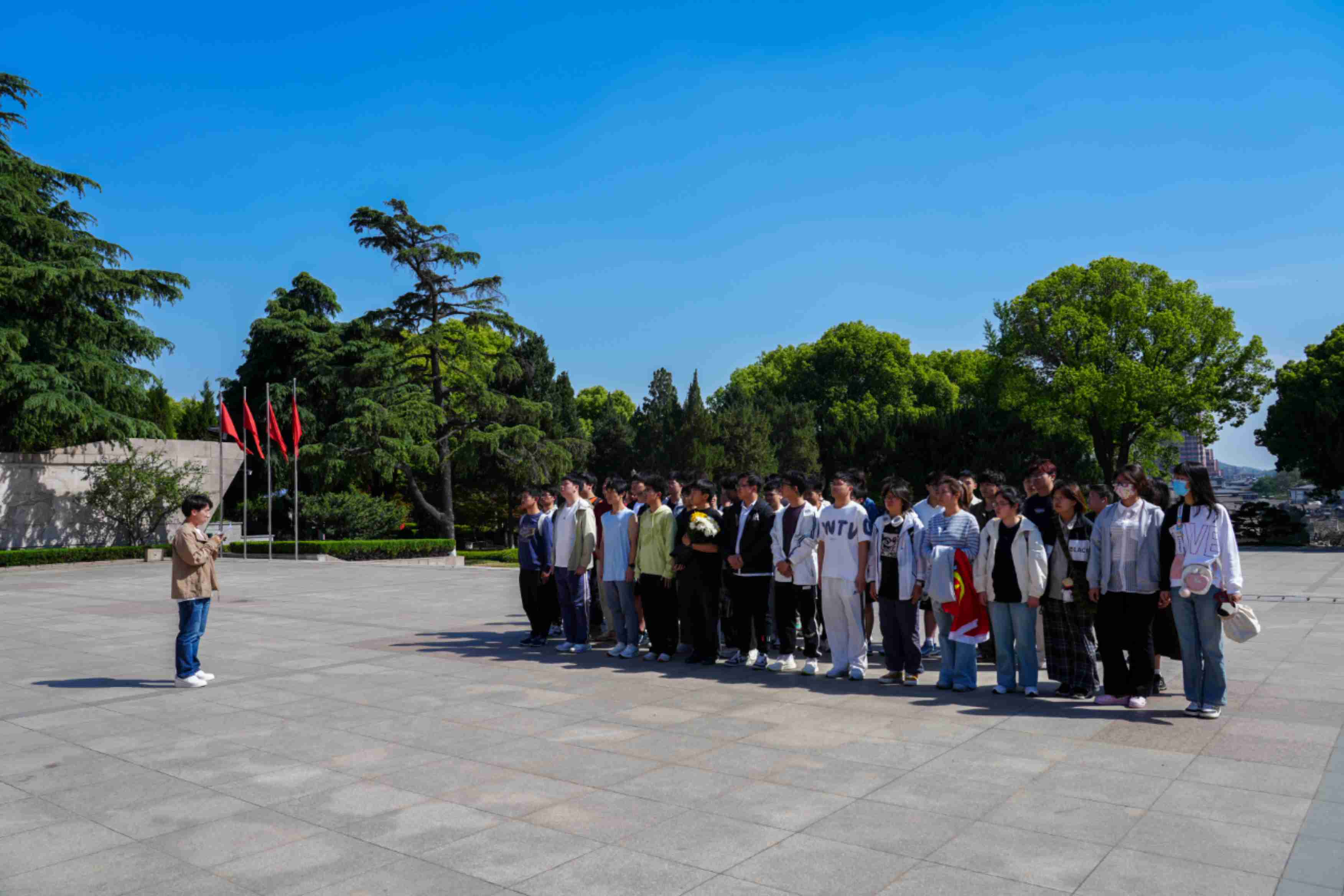 ���Ѹ�������   ���мtɫ����