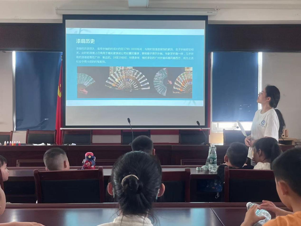 �ԡ��ᡱ�鮋���ԡ��ȡ��鼈|�����й������аࡱ�_չ���z����ˇ�g��ɫ�n��