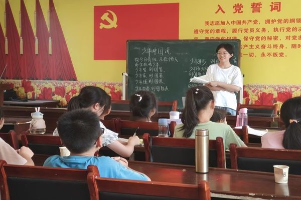 ����������`����������WԺ���ഺ������ͨ��־Ը������_չ���������d���ҡ����cף���Ї�����75���꡷