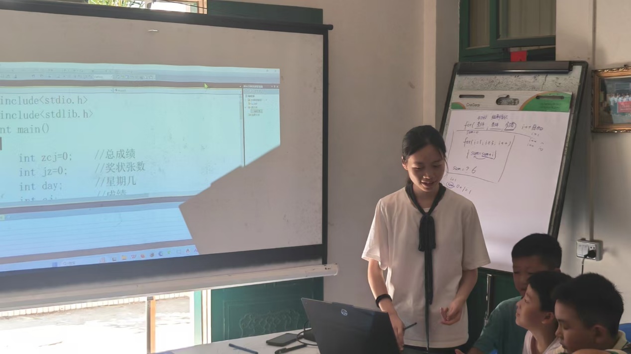 ��Ȥ������ҕҰ����(d��ng)�ֹ��������� �����Ͼ����պ����W(xu��)������ǻ𡱈F(tu��n)�(du��)������֧�̻��(d��ng)ӛ�