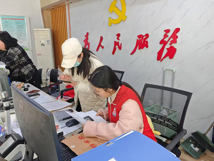 ������퍡������ϿƼ���W(xu��)��ľ�����W(xu��)Ժ����־Ը�߅f(xi��)���_չ�����^(q��)��Ԫ��^(q��)־Ը����(w��)