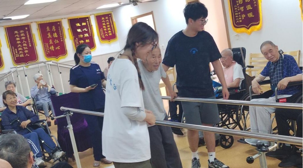 �Ð���飬���깫Ԣ�е�ů�ĕr��