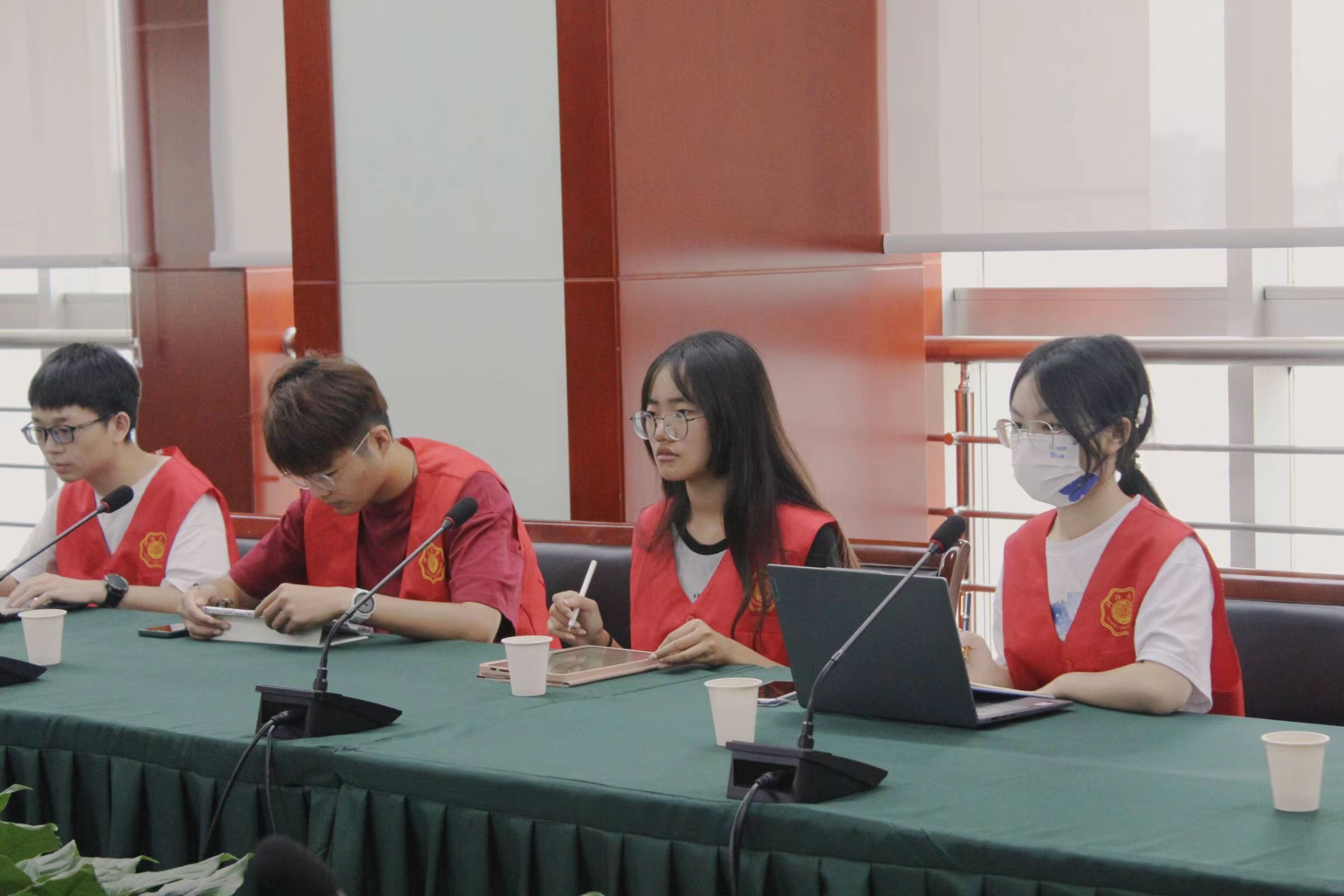 �Ӻ��W��̽�L���ݽ����r���̘I�y�в��L�o��