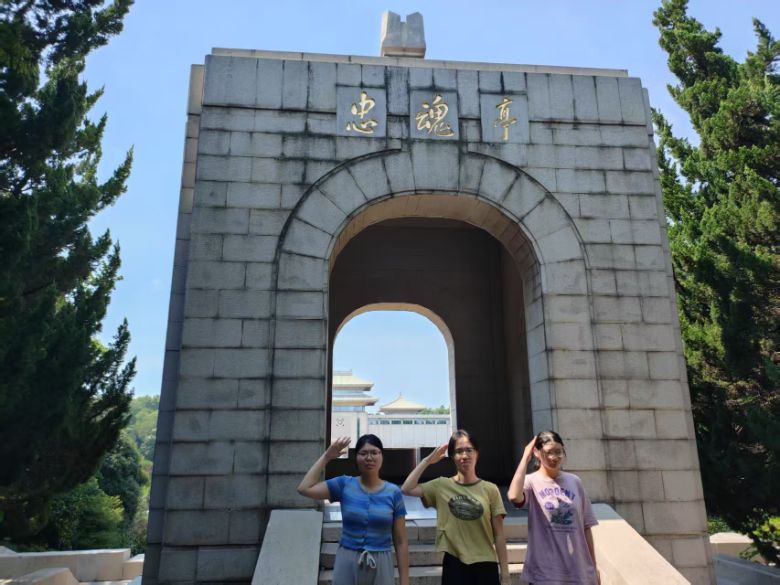 �ό��W�������l:����t�E��Դ·���ഺ�����T����