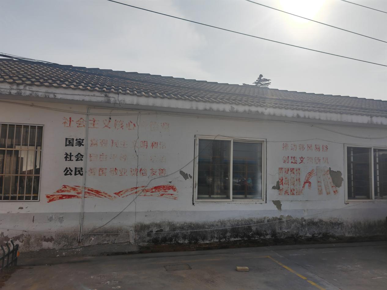 ���tɫ�Ļ������У���ɫ���L�m(x��)ƪ�¡�������`�F��ڽ��K�K���{(di��o)����r