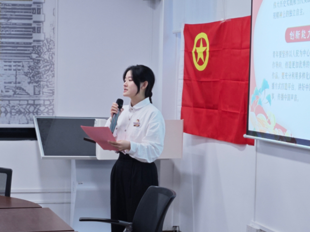 ���m���}����������