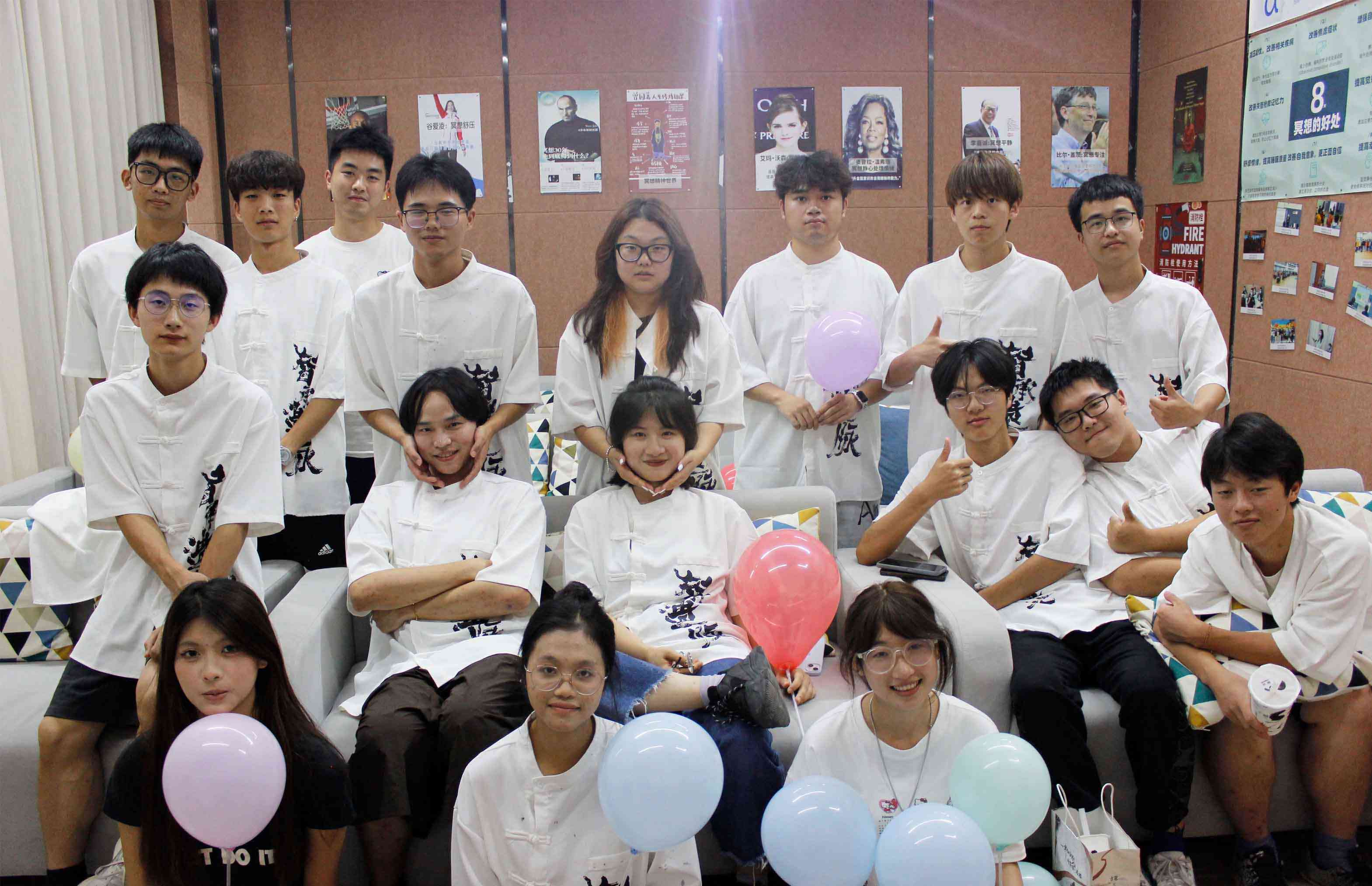 �������z֮�£����w�ഺ֮���������ܹ��̌WԺ��̽�����z�Ļ������Ѝ{��ˇ�g�����쌍�`�F���Y���