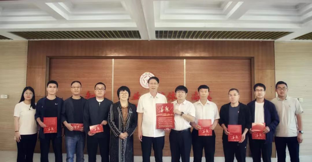 ɽ���r�I��Wܛ���WԺǰ���鶴�h�M�Ѓ��|��Դ���ػ��L