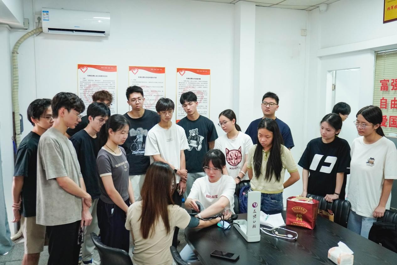 �ഺ�o�������У��ڼ��½̌W�����ռ���