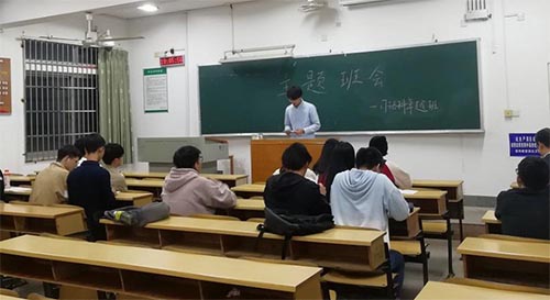 �ഺ��ɫ��