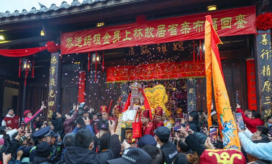 �����̌W(xu��)Ժ�R��˼���x�W(xu��)Ժ�_չ�����������E��������ͬ�ġ����(hu��)��(sh��)�`