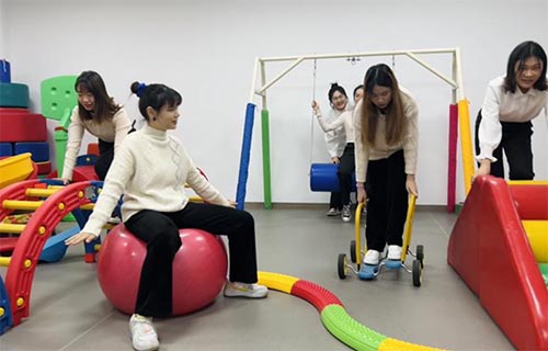 ׌���ຢ�ӓ�������һ���Ŀ옷ͯ��