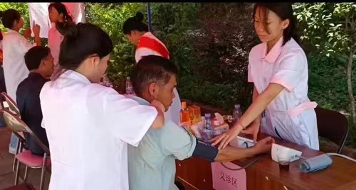 ��ϵ�����Y��ͬ�У��ж�ϲ�����\���Ͱ���