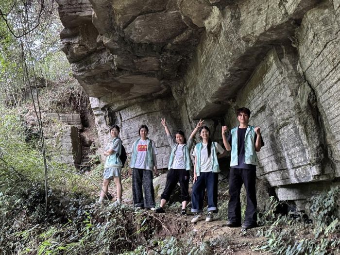 �Дz�lҰ�a�I�� ��ůͯ���ഺ�� ���� ���״�W ����ϵ���r�� �F����ƱP����ӛ����d�_�����f֪�R��â