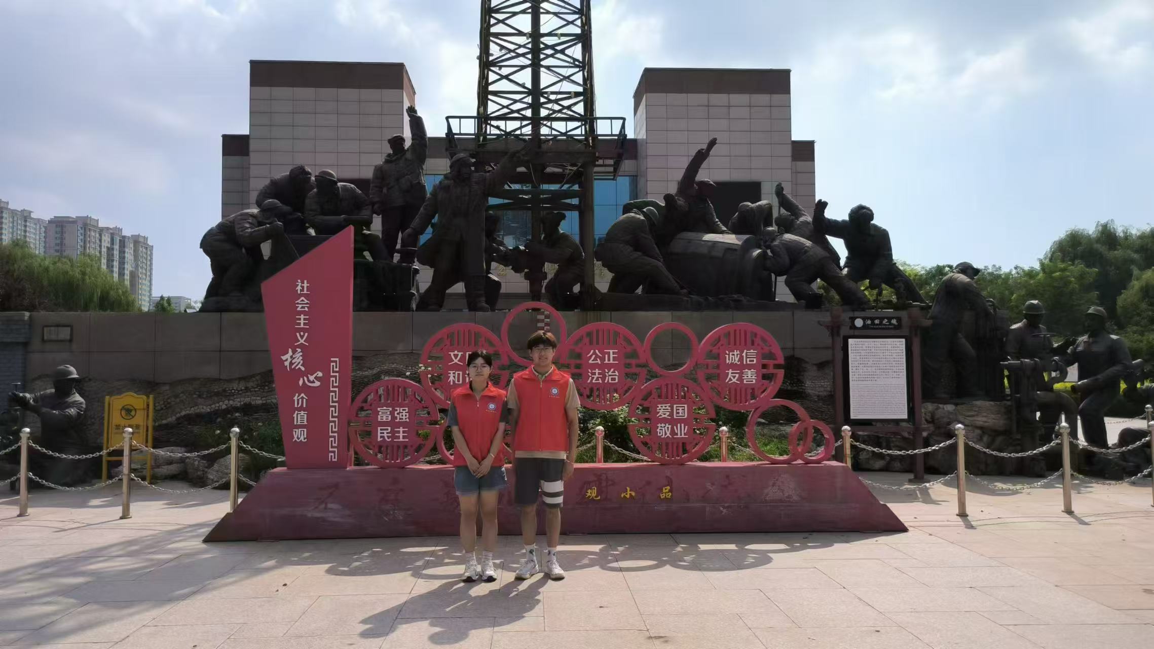 �����@���L ����ʯ�;���ӳ���ġ�