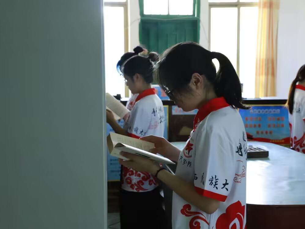 ������ī�^�Ž񡪡��V�������W(xu��)�ČW(xu��)Ժ�F(tu��n)ί�W(xu��)����(hu��)���w����У������l(xi��ng)�塱־Ը����(w��)�(du��)ǰ�����ֿh�D���^�M(j��n)�еط������{(di��o)�ЌW(xu��)��(x��)