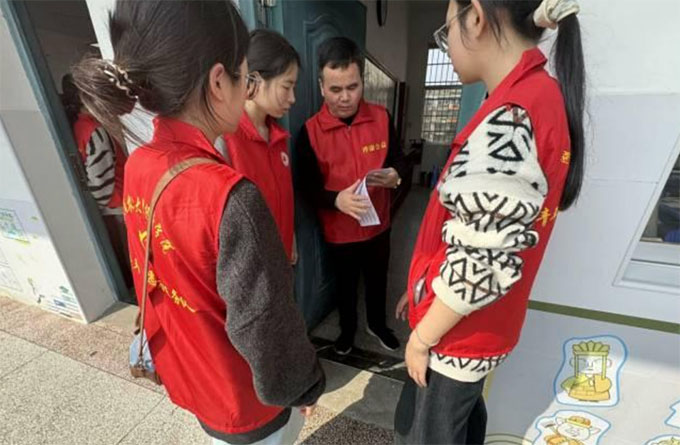 �tɫ����(ch��ng)���ݣ����x��(hu��)�h��Ļ��Ӣ��