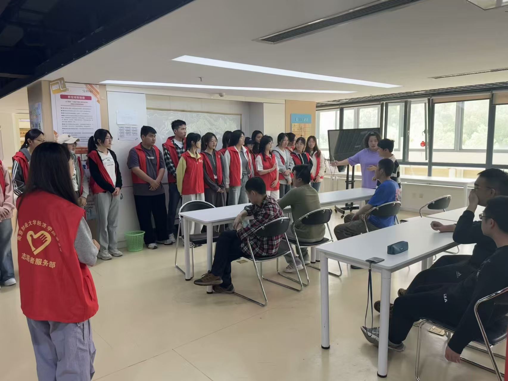 �Ͼ�ؔ��(j��ng)��W(xu��)����У�^(q��)��(j��ng)���W(xu��)Ժ���껨��_չ����(sh��)���f�������y(t��ng)�����P(gu��n)��־Ը����(w��)���