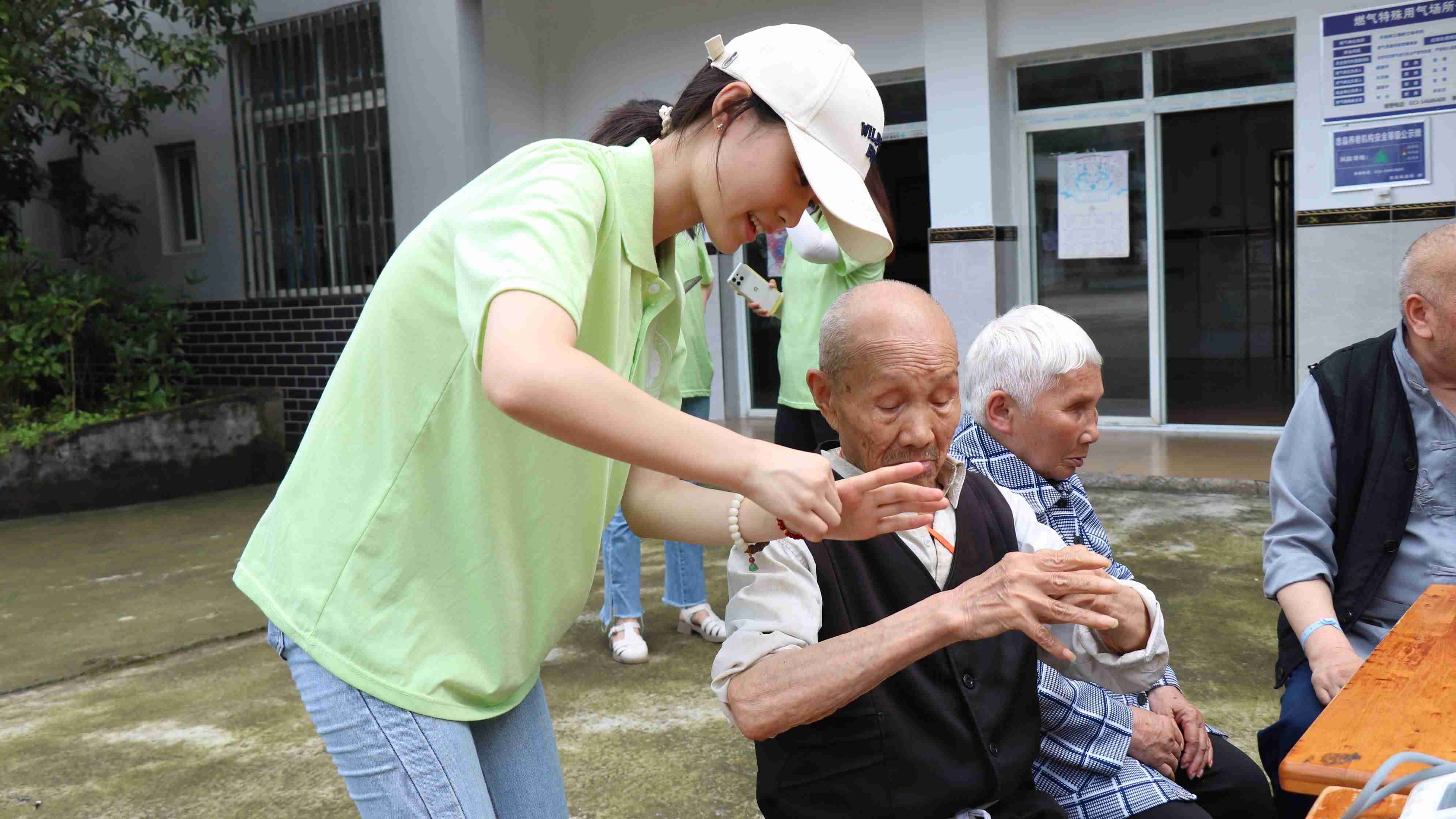 ���ҡ���ͯ�У����¡�����ӡ���`ꠣ���ů������^(q��)Ϧꖼt