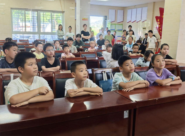 �۽���^�����o�y�����ഺ־Ը�Wҫ�紨�ɹ�