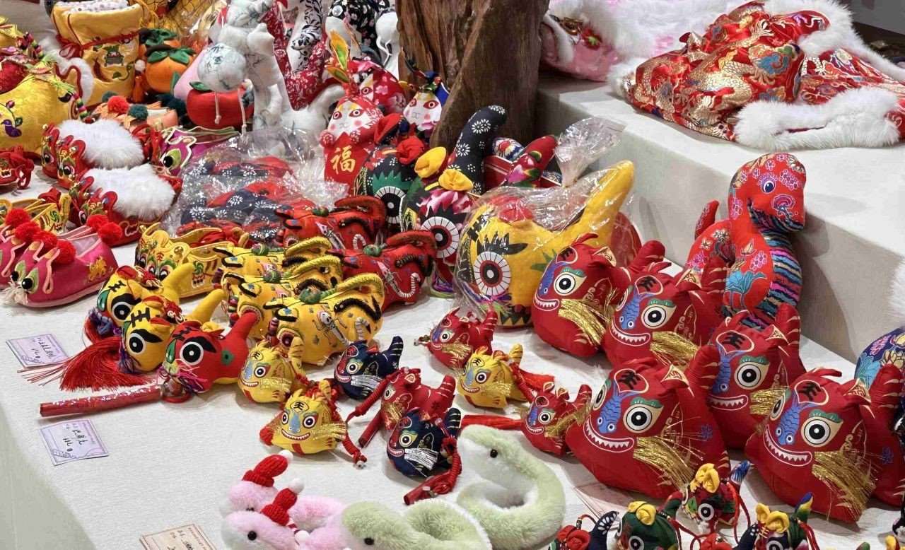 ���_�f���㡱̽ˇС꠸�����̽���R�f��������з��z��ˇ����P���A֮�� ��΢�L���������D���V��б�������������ᭇ������������sҲ���d������ǧ���������Ը�c���ؽ��ġ��������ھ������R�f������Ļ��Ⱥ��c�rֵ��