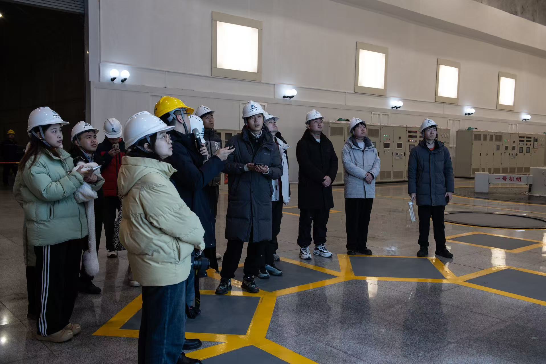 �Ĵ���W�F�ǰ��ɽ��ʡ�_չ���S���������B���o�c���|���lչ�����}���`�{��